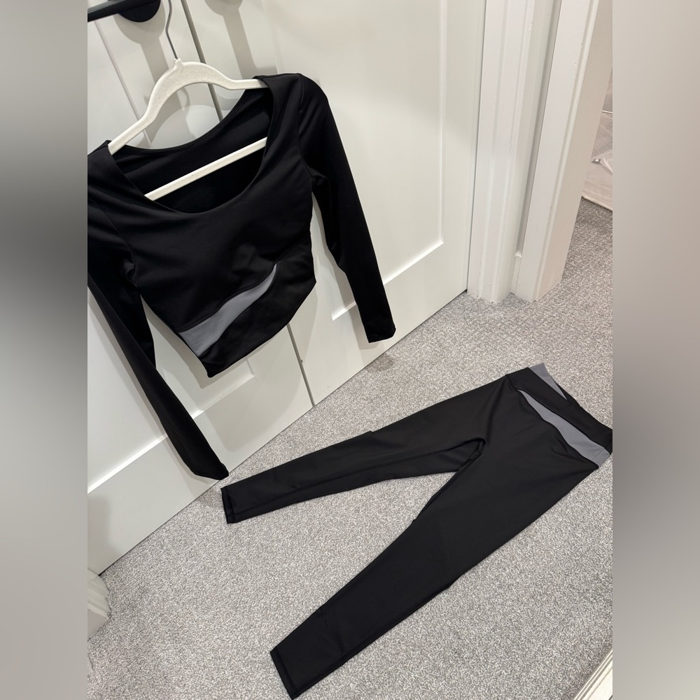 Black and Gray Women's Long Sleeve Top and legging
